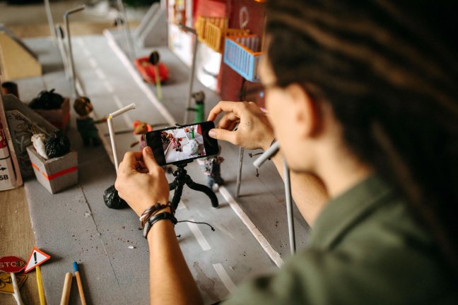 One Frame at a Time: 5 Apps That Turn Your Phone Into a Stop-Motion Studio