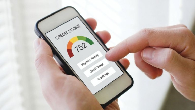 Cracking the Code: The Best Apps for Expats Learning the Rules of US Credit and Money